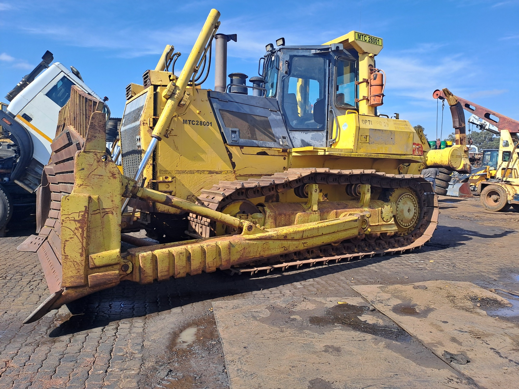 Komatsu D85 EX15 Dozer 5