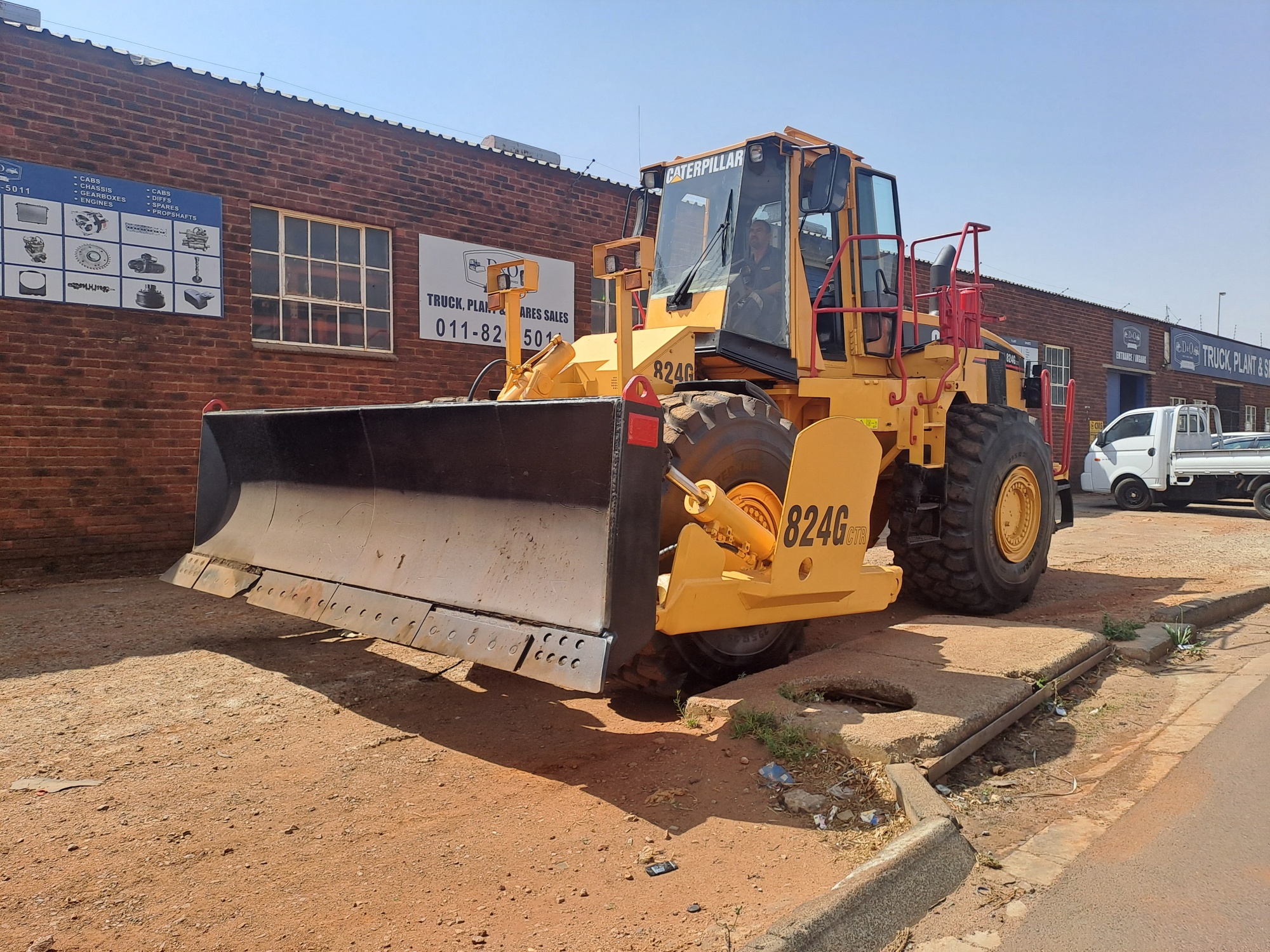 Cat 824G Wheeled Dozer 4