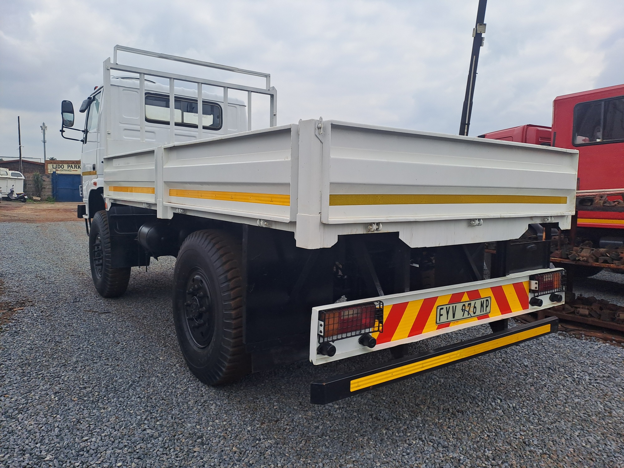 2013 Tata 715 4